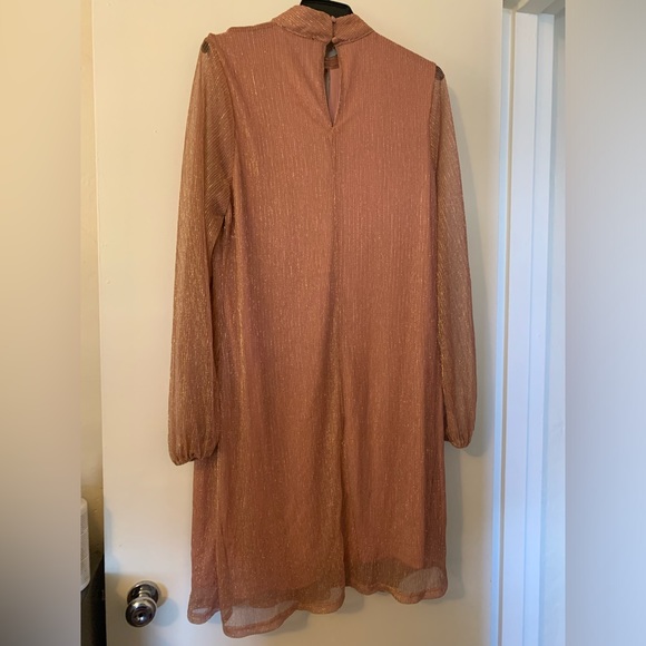 Forever 21 Plus Size Plisse Cutout Mini Dress Size 1X Rose Gold - Picture 5 of 11